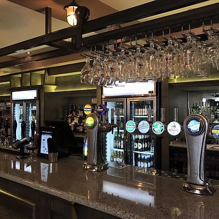 The Crown Hotel Wetherspoon Біґґлсуейд Екстер'єр фото