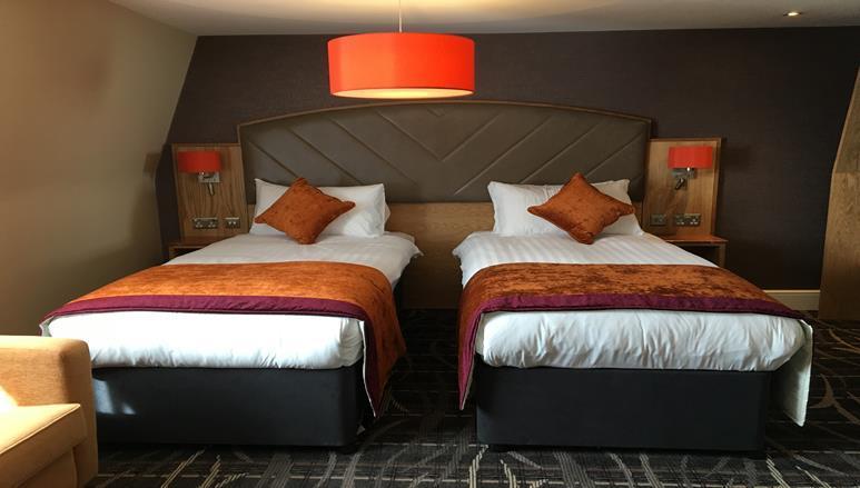 The Crown Hotel Wetherspoon Біґґлсуейд Екстер'єр фото