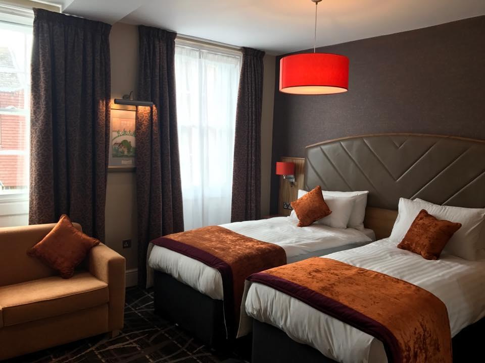 The Crown Hotel Wetherspoon Біґґлсуейд Екстер'єр фото
