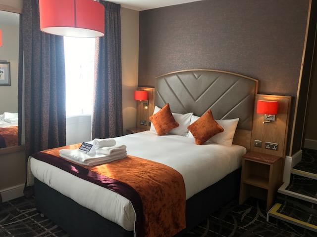 The Crown Hotel Wetherspoon Біґґлсуейд Екстер'єр фото