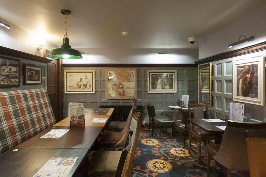 The Crown Hotel Wetherspoon Біґґлсуейд Екстер'єр фото