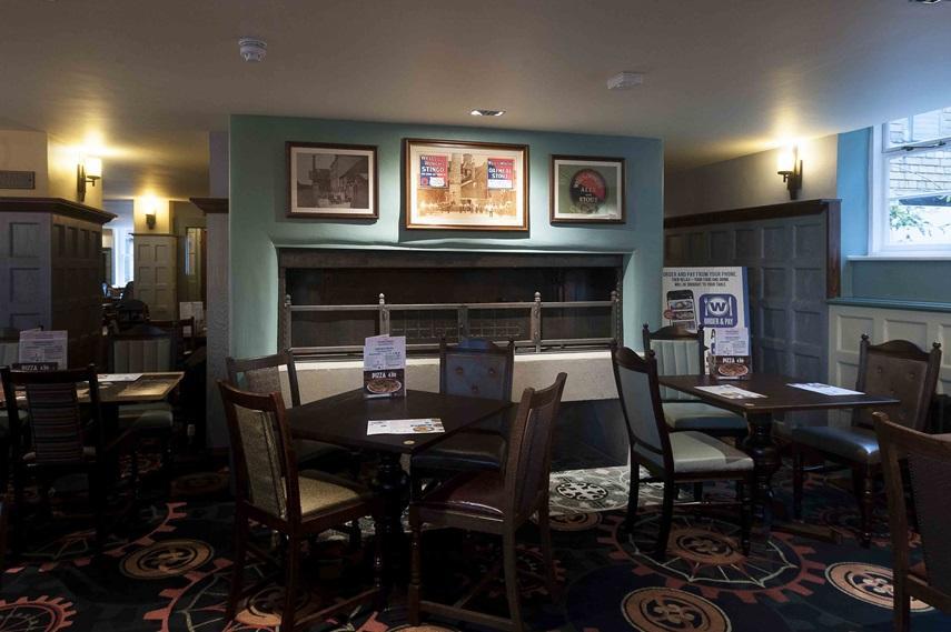 The Crown Hotel Wetherspoon Біґґлсуейд Екстер'єр фото