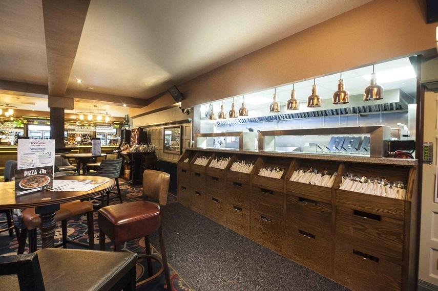 The Crown Hotel Wetherspoon Біґґлсуейд Екстер'єр фото