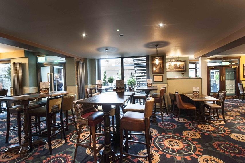 The Crown Hotel Wetherspoon Біґґлсуейд Екстер'єр фото